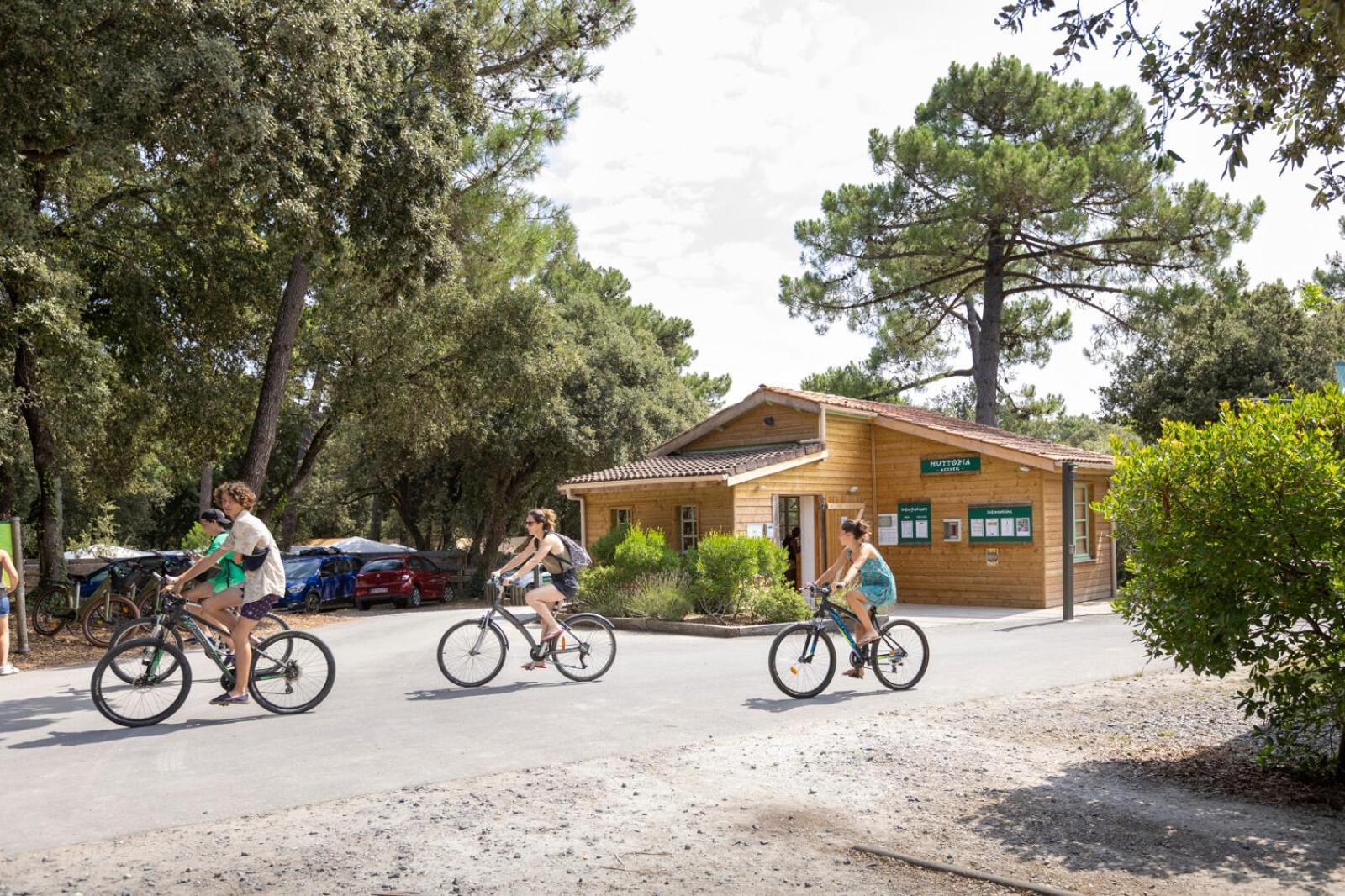 Huttopia Oleron Les Chenes Verts Долю-д'Олерон Экстерьер фото